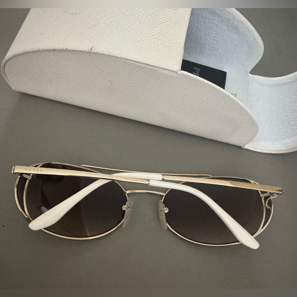New Prada Sunglasses SPR66V - Picture 8 of 9